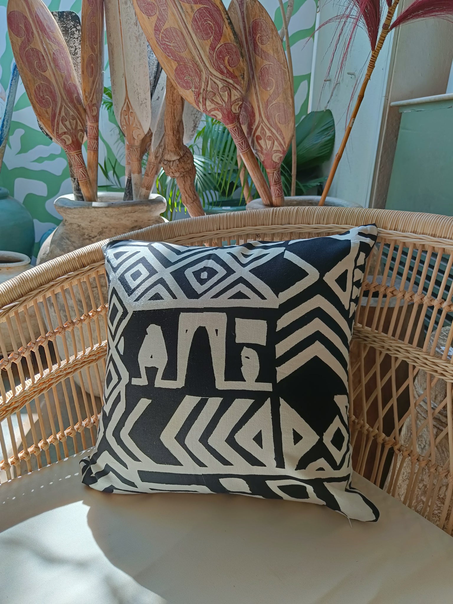 B&W Aztec Cushion Cover