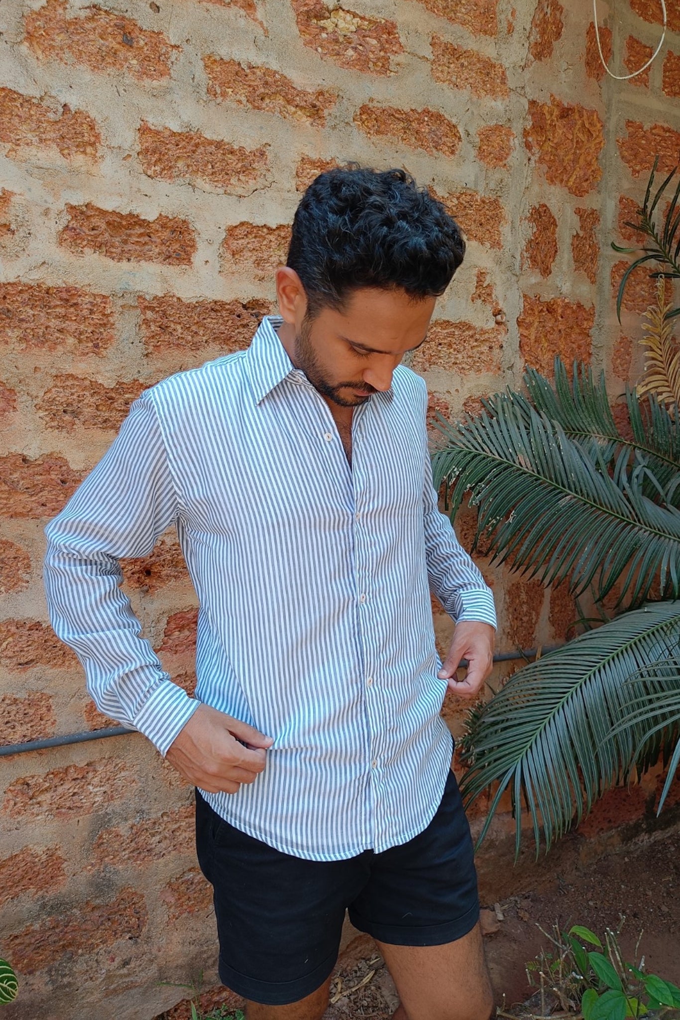 Thin Striped Shirt - Long Sleeve