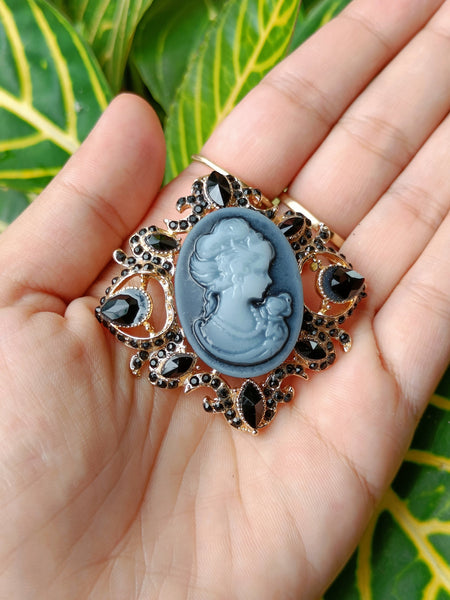 Royal Brooch - Black