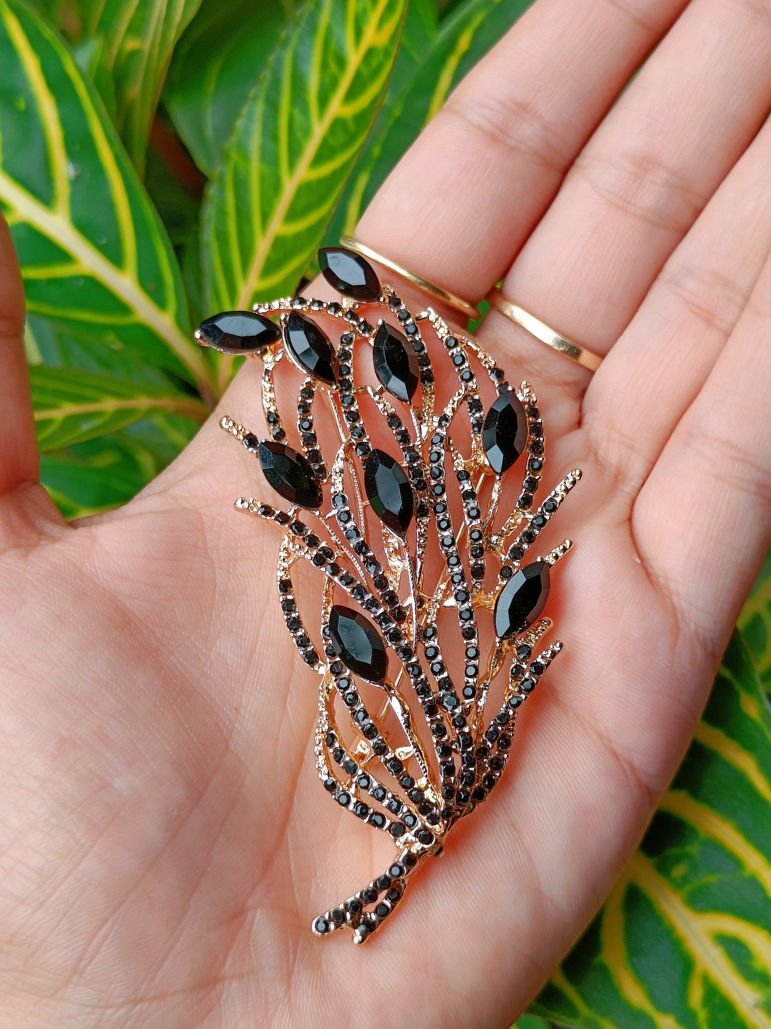 Leaf Brooch - Black