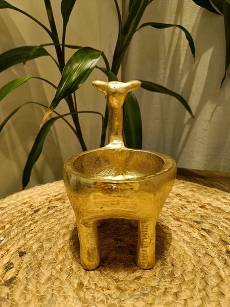 Giraffe planter