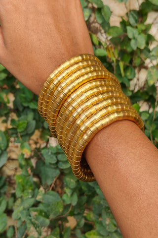 Double Twist Bell Bracelet - Gold