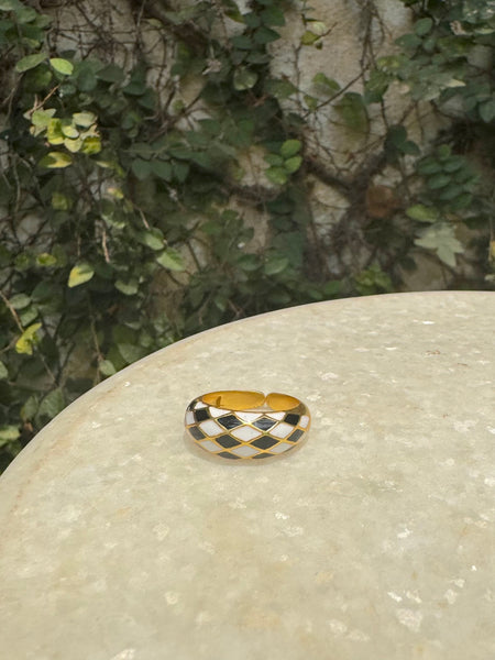 Chequered Ring