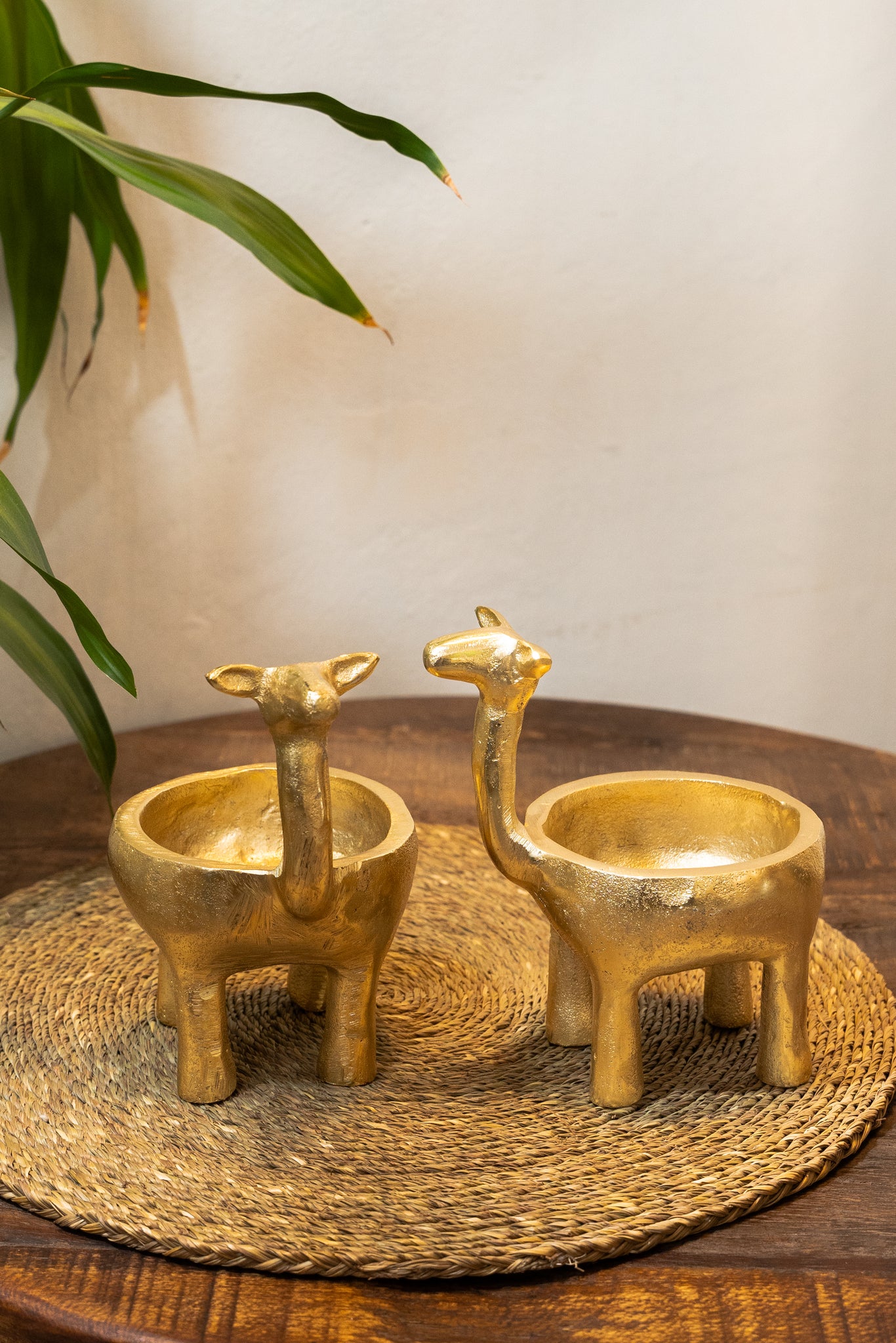 Giraffe planter