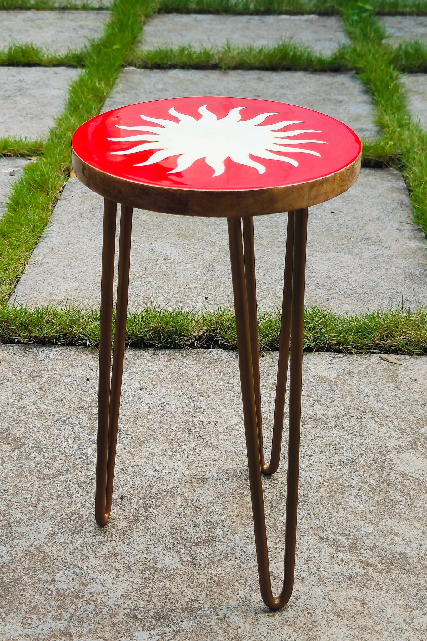 Indy Peg Table - Sun