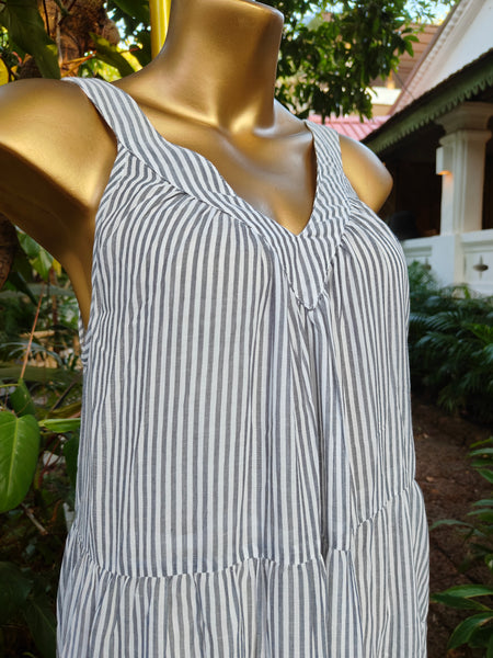 Arrow Dress Short - Thin Stripe