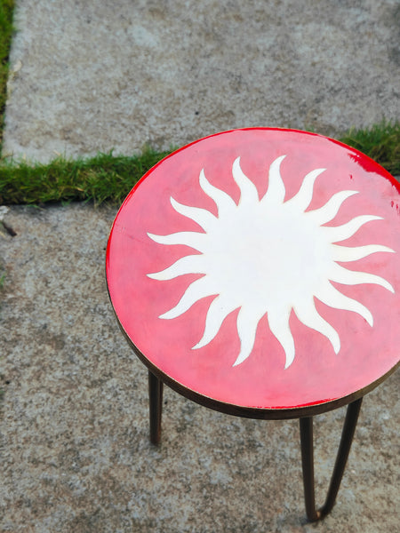 Indy Peg Table - Sun