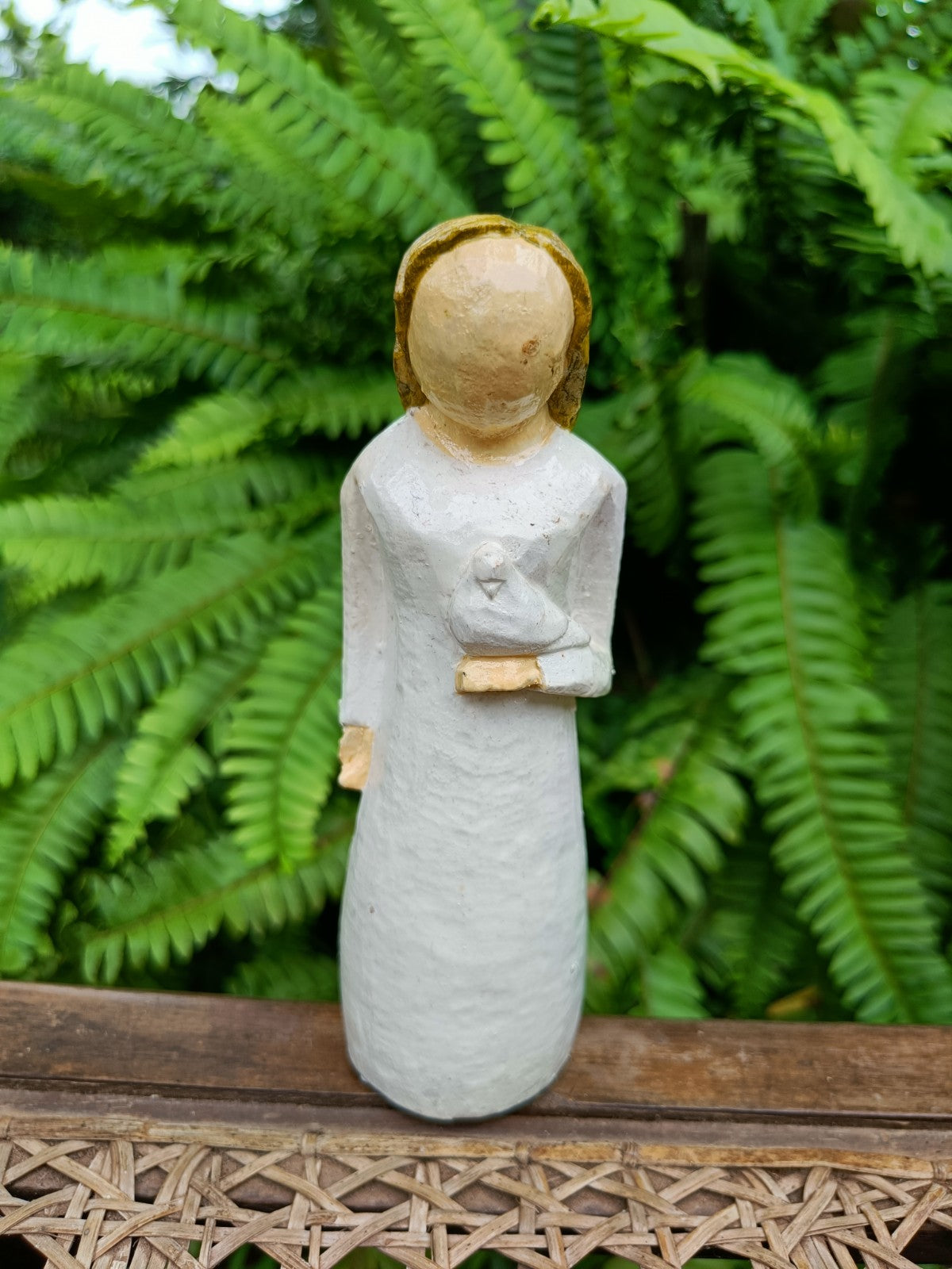 Josephina Statue - Dove