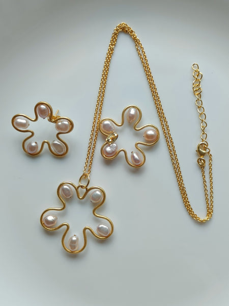 Golden Pearl Flower Earrings