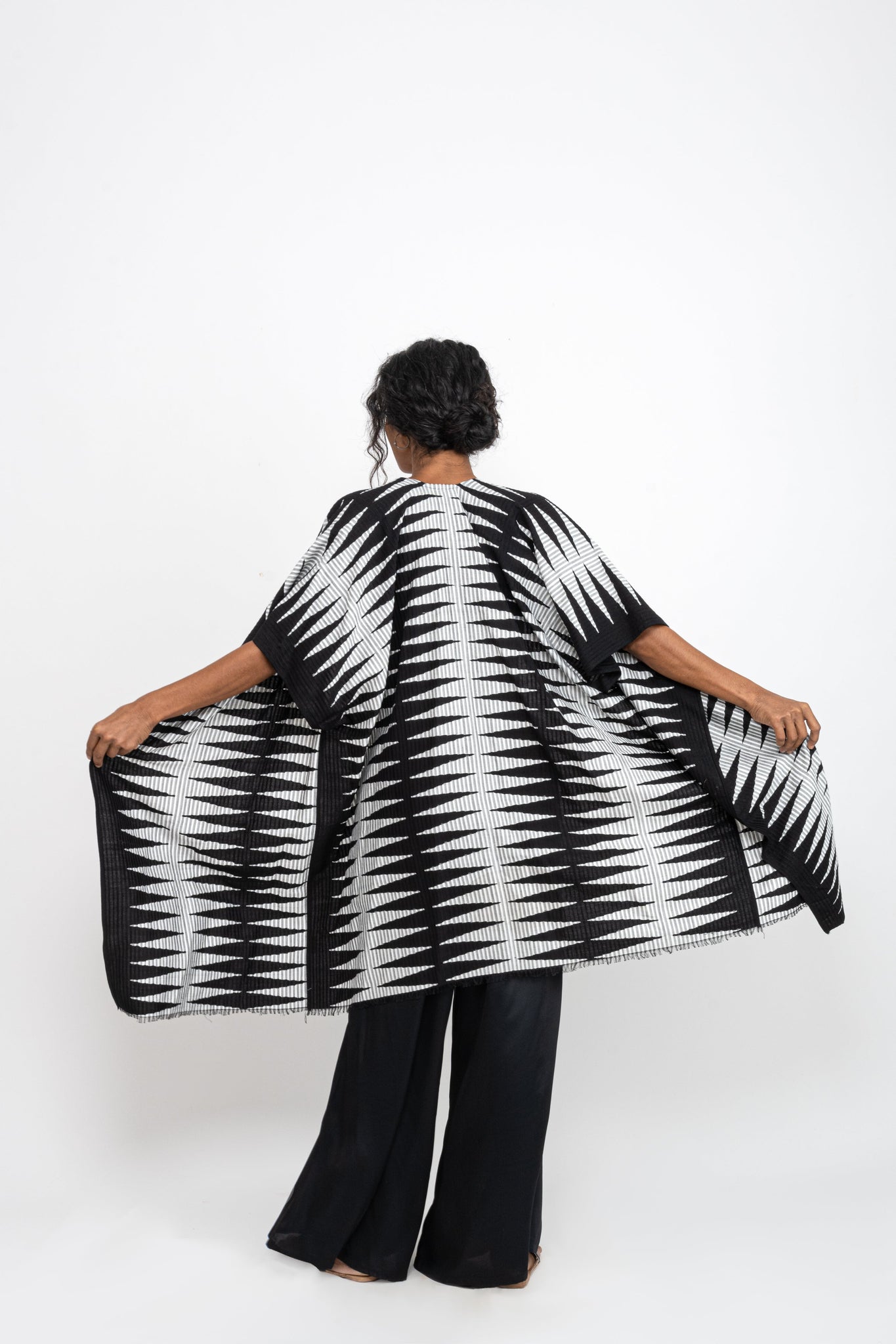 Black/White Royal IKAT Handloom Kimono